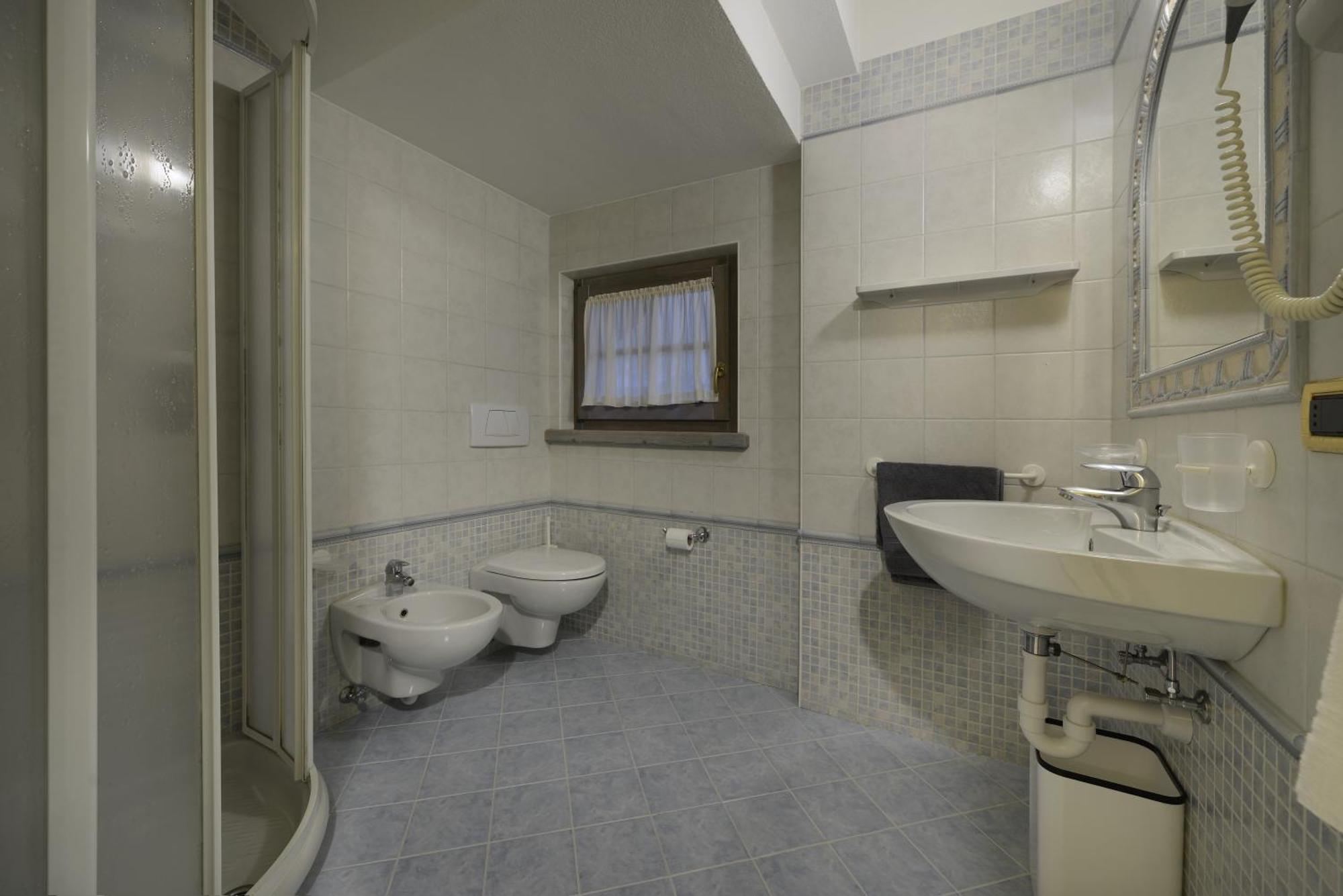 ליביניו Residence Le Cascate מראה חיצוני תמונה