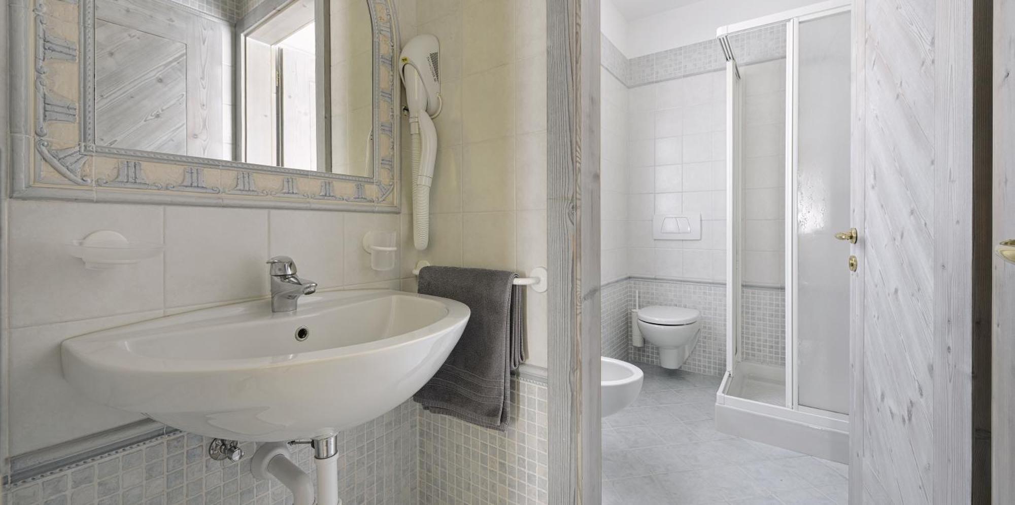 ליביניו Residence Le Cascate מראה חיצוני תמונה