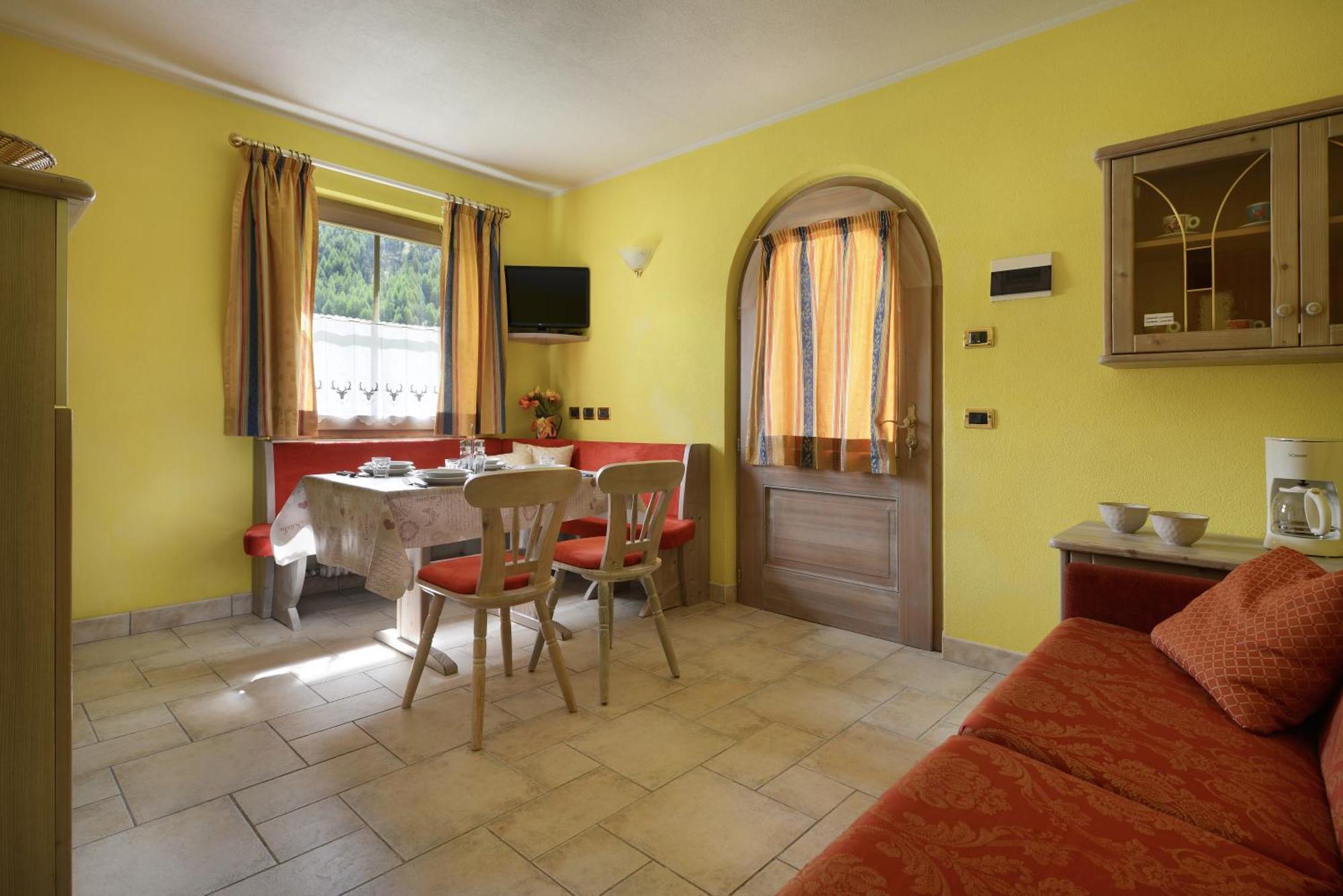 ליביניו Residence Le Cascate מראה חיצוני תמונה