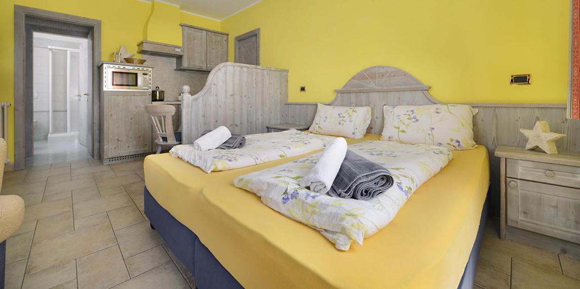 ליביניו Residence Le Cascate מראה חיצוני תמונה