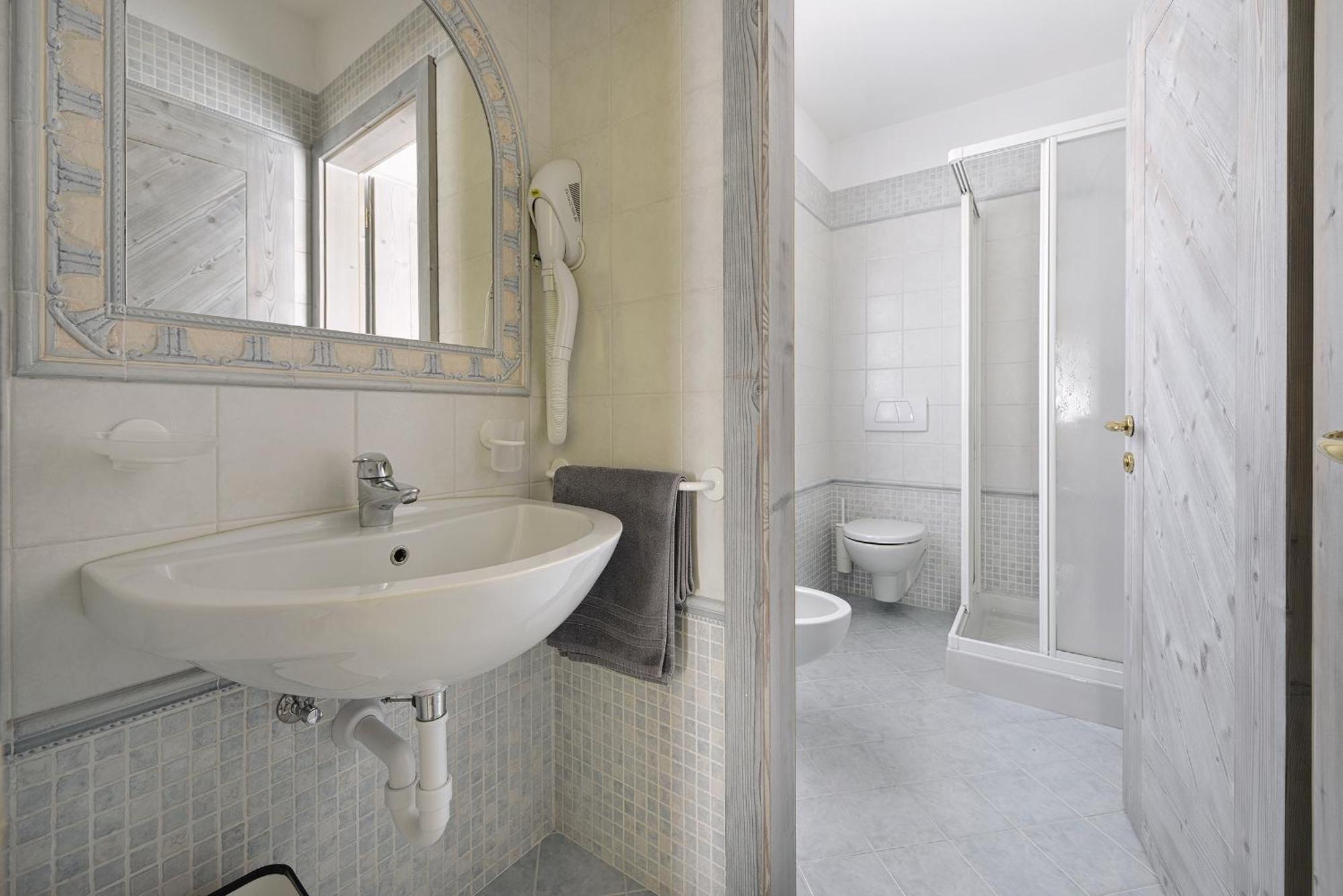 ליביניו Residence Le Cascate מראה חיצוני תמונה